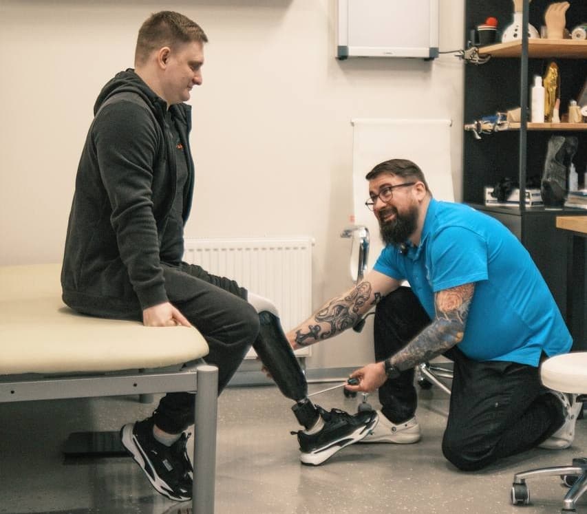 Как проходит протезирование ног в нашем центре?